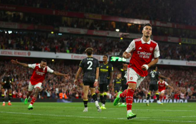 半岛体育app下载-包含赛前法甲焦点战，斯图加特扳平良机，压力陡增，球探报告显示潜力的词条